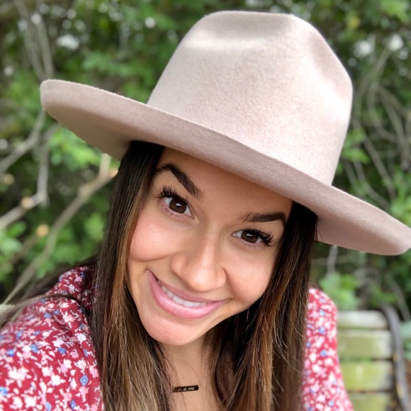 Meet your Posher, Sherree - Picture 1 of 1